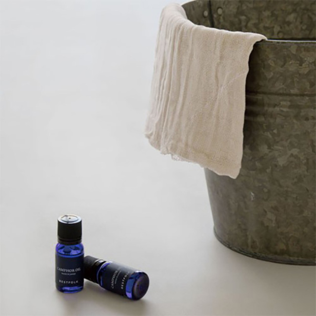 カンフルオイル 10ml エッセンシャルオイル 天然の防虫剤 RESTFOLK レストフォーク 使用風景