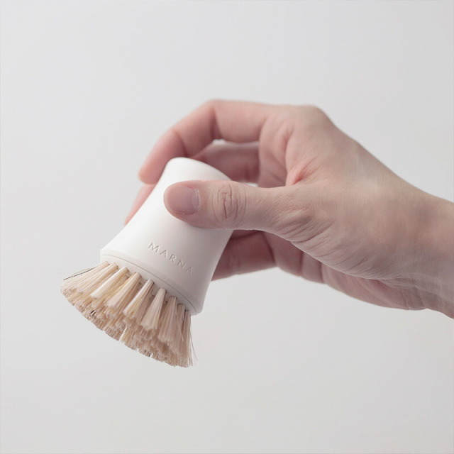 抗菌キッチンブラシ 清潔謹製 豚毛 ナイロン毛 サイズ感 マーナ MARNA
