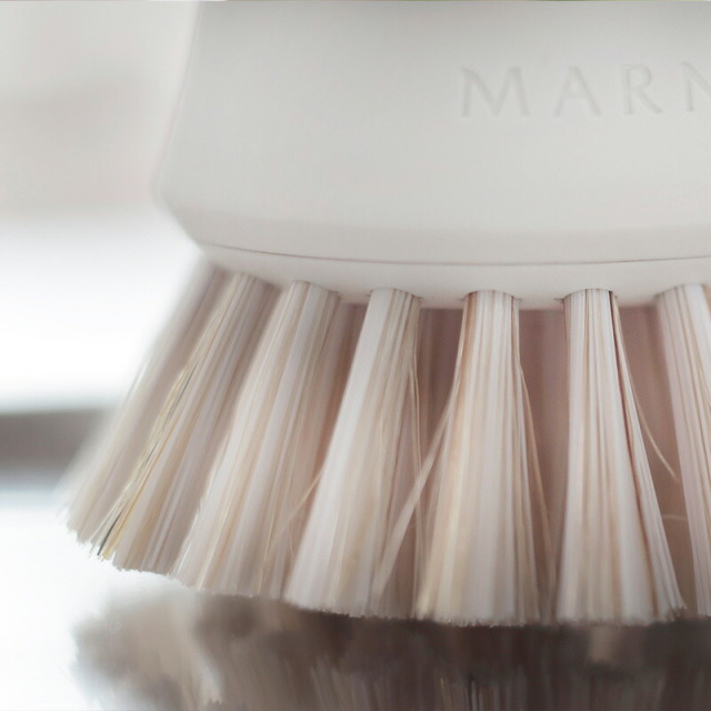 抗菌キッチンブラシ 清潔謹製 豚毛 ナイロン毛 程よいコシ マーナ MARNA