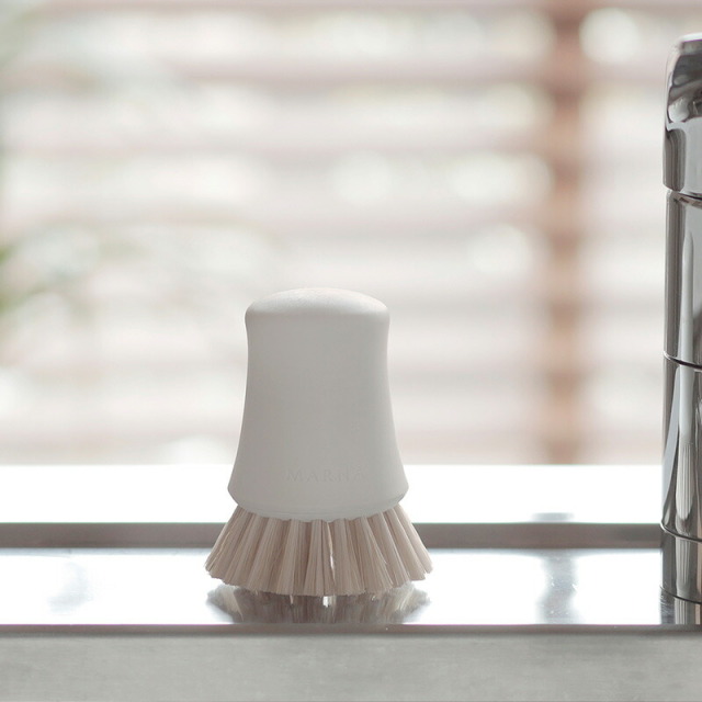 抗菌キッチンブラシ 清潔謹製 豚毛 ナイロン毛 抗菌剤入り マーナ MARNA