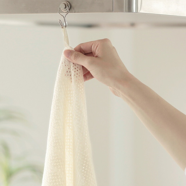 抗菌ふきん 清潔謹製 フックにかけられる マーナ MARNA