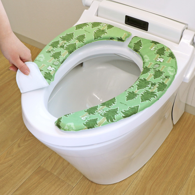 ムーミン さわふわ便座クッション ブート MOOMIN 貼って剥がせる