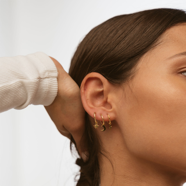 MESH フープピアス3点セット(ムーン・スター・ライトニング) 装着イメージ 18Kゴールドコート シルバー925 ポルトガル直輸入