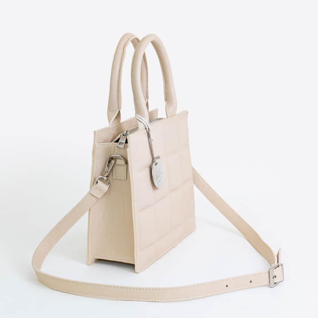 Bellini イタリア製 キルティング本革ハンドバッグ クリーム レザー