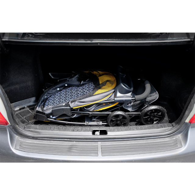 ibiyaya イビヤヤ FS2010 クラウド9 ペットストローラー ペットカート (マスタードイエロー)を折りたたんでコンパクトに収納