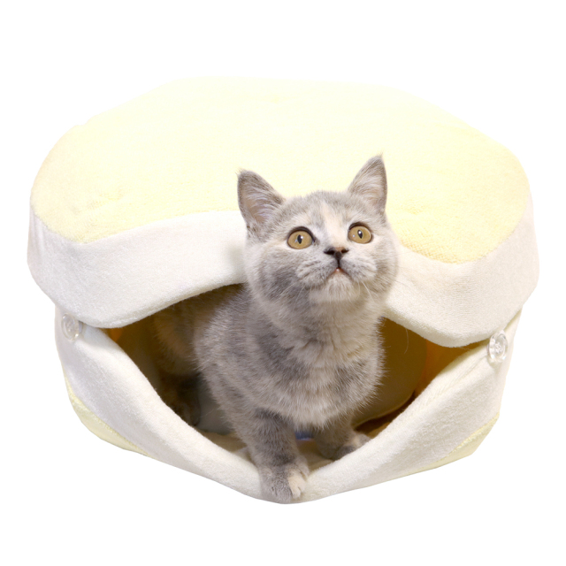 猫用ベッド ニャンともさわやかマカロンレモン ペッツルート 使用風景