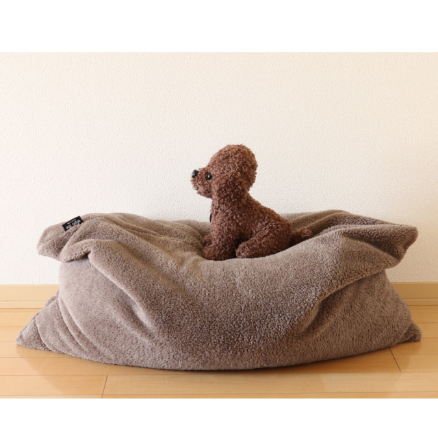 犬猫ベッド ペットをダメにする！？ビーズソファ レクタングル ワンズ 立てた場合の使用イメージ