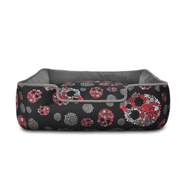 P.L.A.Y. プレイ ラウンジベッド（アーティストコレクション） スカル (サイズ：S)　正面から見たところ