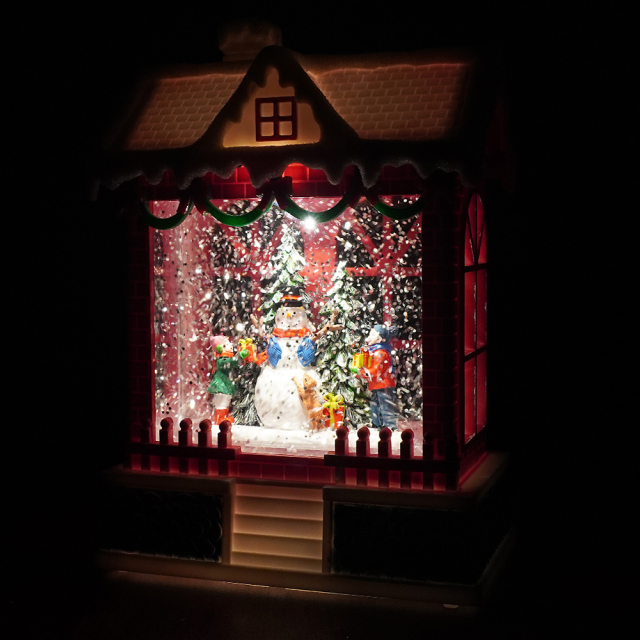 クリスマス置物 スノーイングハウスライト スノードーム 電子オルゴール 暗闇でのライトアップ 斜めアングル