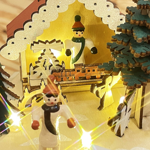 クリスマス置物 ウッドハウスライトスタンド 南貿易 アップ