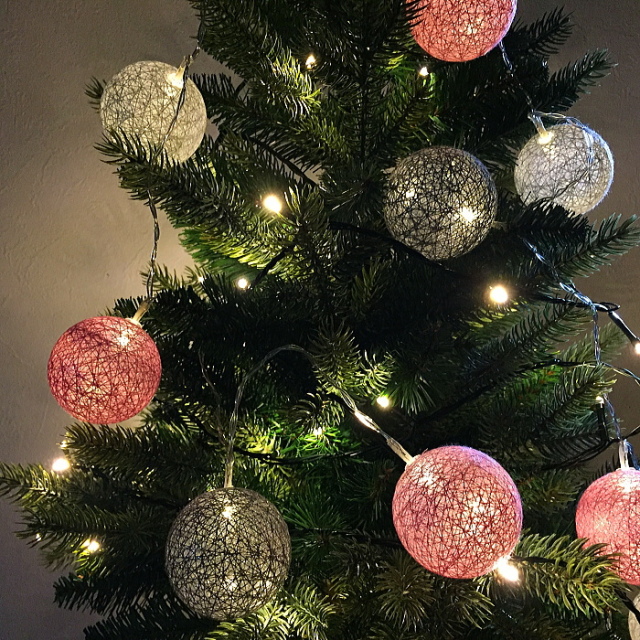 LEDコットンボールライト10球 145cm クリスマスイルミネーション オーナメント 乾電池式 ツリー装飾 飾り付け