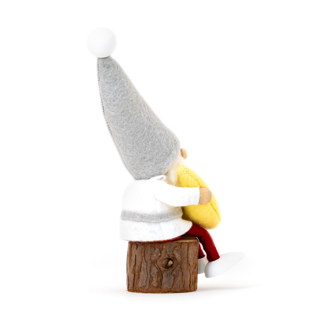 クリスマス 木製人形 お座りねんねサンタ サイレントナイト かわいい ハンドメイド ノルディカニッセ NORDIKA nisse NRD120724 斜め背面