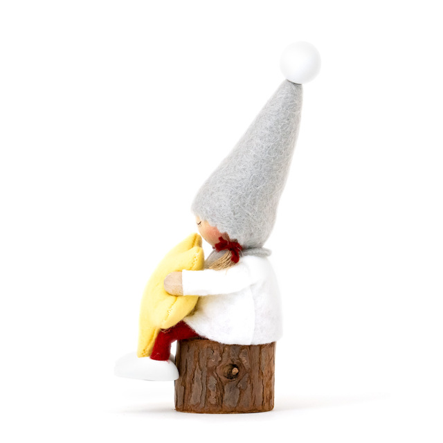 クリスマス 木製人形 お座りねんね女の子(星) サイレントナイト かわいい ハンドメイド ノルディカニッセ NORDIKA nisse NRD120725 側面