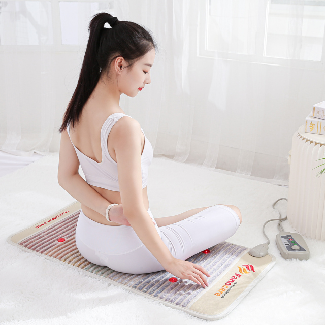 Fanocare ChakraMat R100の使用イメージ 7種の天然石 温熱バイオマット 12フォトン マイナスイオン・遠赤外線ストーンマット
