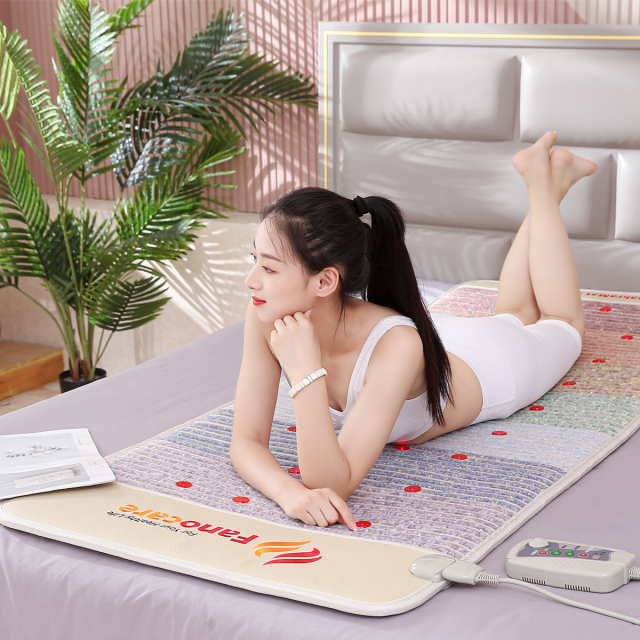 Fanocare ChakraMat R2500の使用イメージ 7種の天然石 温熱バイオマット 36フォトン マイナスイオン・遠赤外線ストーンマット