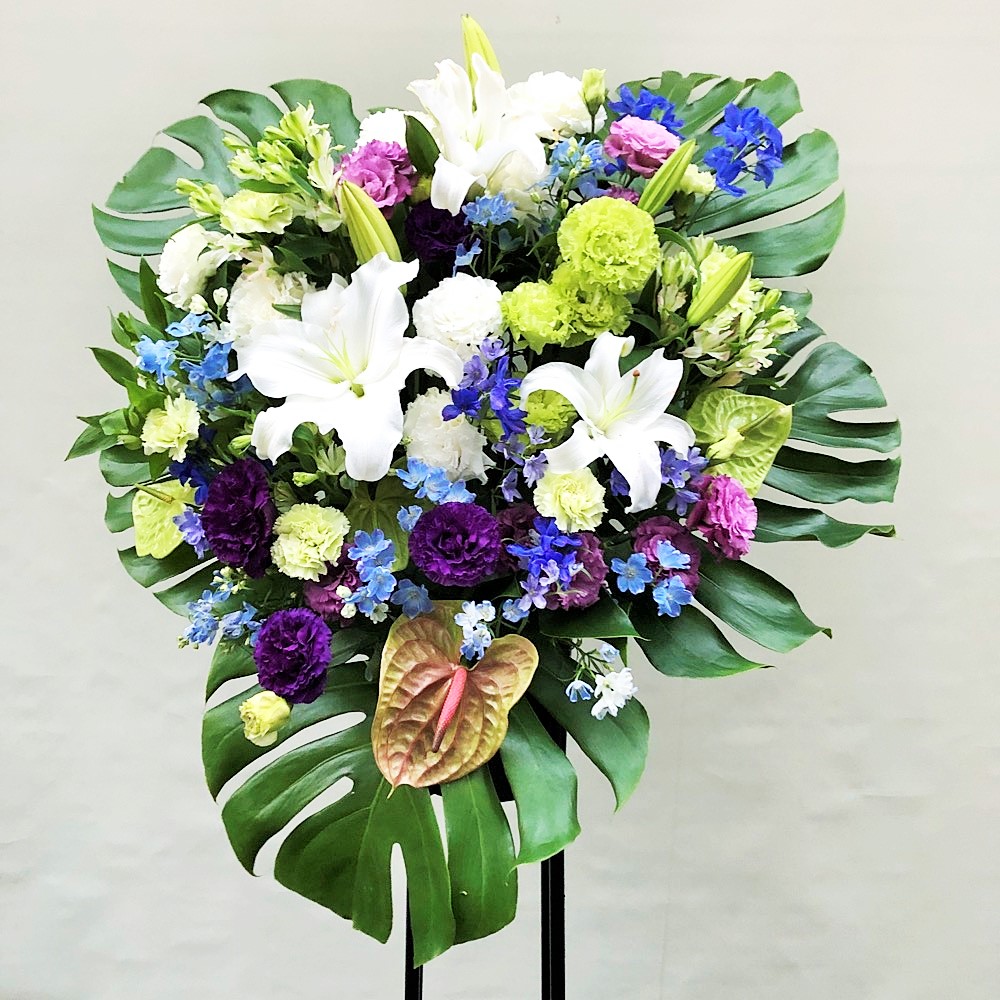 【コストを抑えながら、きちんと華やかに】  一段スタンド花（おまかせ／18,000円・税別）
