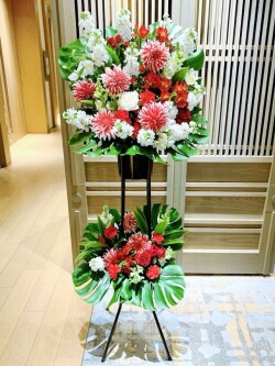 ビジネスシーンに最適2段スタンド花（お任せプラン・35,000円）