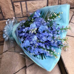 【特別な想いを、上品に華やかに贈る花束】  花束（20,000円・税別） ※おまかせ花材／カラー指定OK