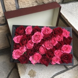 ピンクバラ×レッドバラ　Ｍデザイン　ＢＯＸ　フラワー