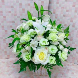 お供え お悔やみ 法要 一周忌 供花 枕花 白 緑 ユリ アレンジメント