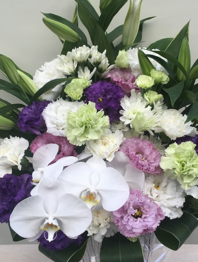 1502 白×紫 胡蝶蘭 メモリアルアレンジメント
