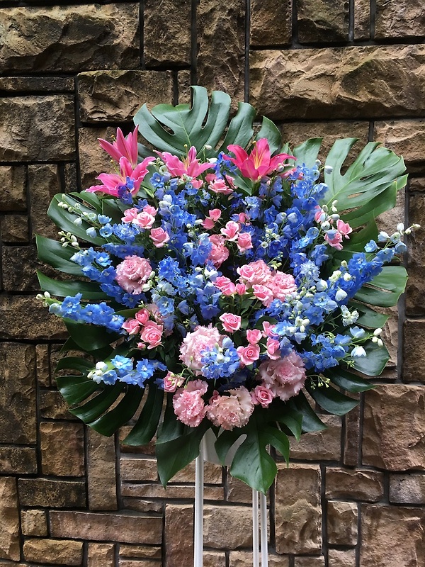 1525 神秘的で上品なブルー ピンク系スタンド花