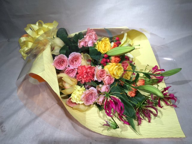 3428 ビタミンカラー 花束