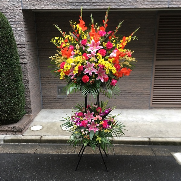 3453 カラフルな豪華mixスタンド花2段 ｃスタイル