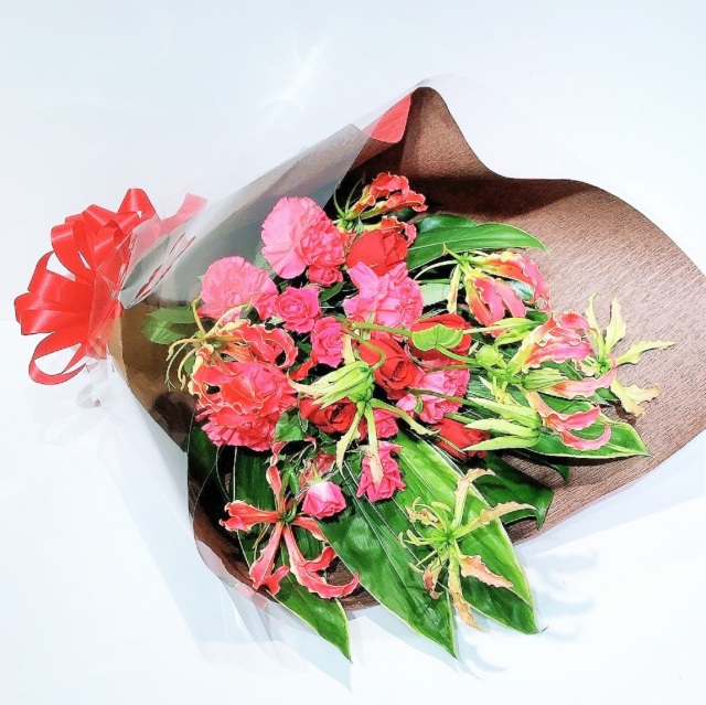 ありがとうの花束 Amazon.co.jp: ありがとうの花束 : 詩：岡山真子, 花：Matilda
