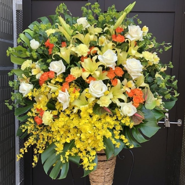 コーンスタンド花 黄色 胡蝶蘭 開店祝い 楽屋花 公演祝 白 オレンジ