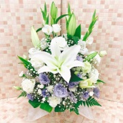 お供え お悔やみ 法要 一周忌 供花 枕花 白 紫 ユリ アレンジメント