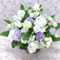 お供え お悔やみ 法要 一周忌 供花　白 紫 バラ アレンジメント