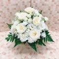 お供え お悔やみ 法要 一周忌 供花　白 バラ アレンジメント