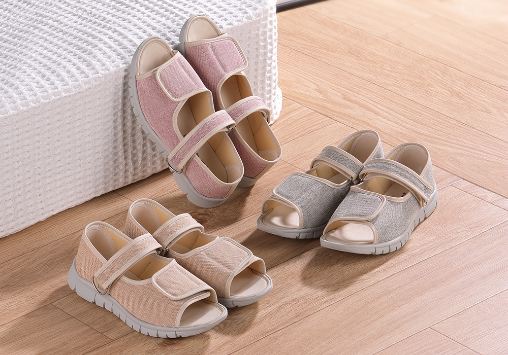 別注 ワイド加工】【片足】 No.WG303（施設・院内向けシューズ）