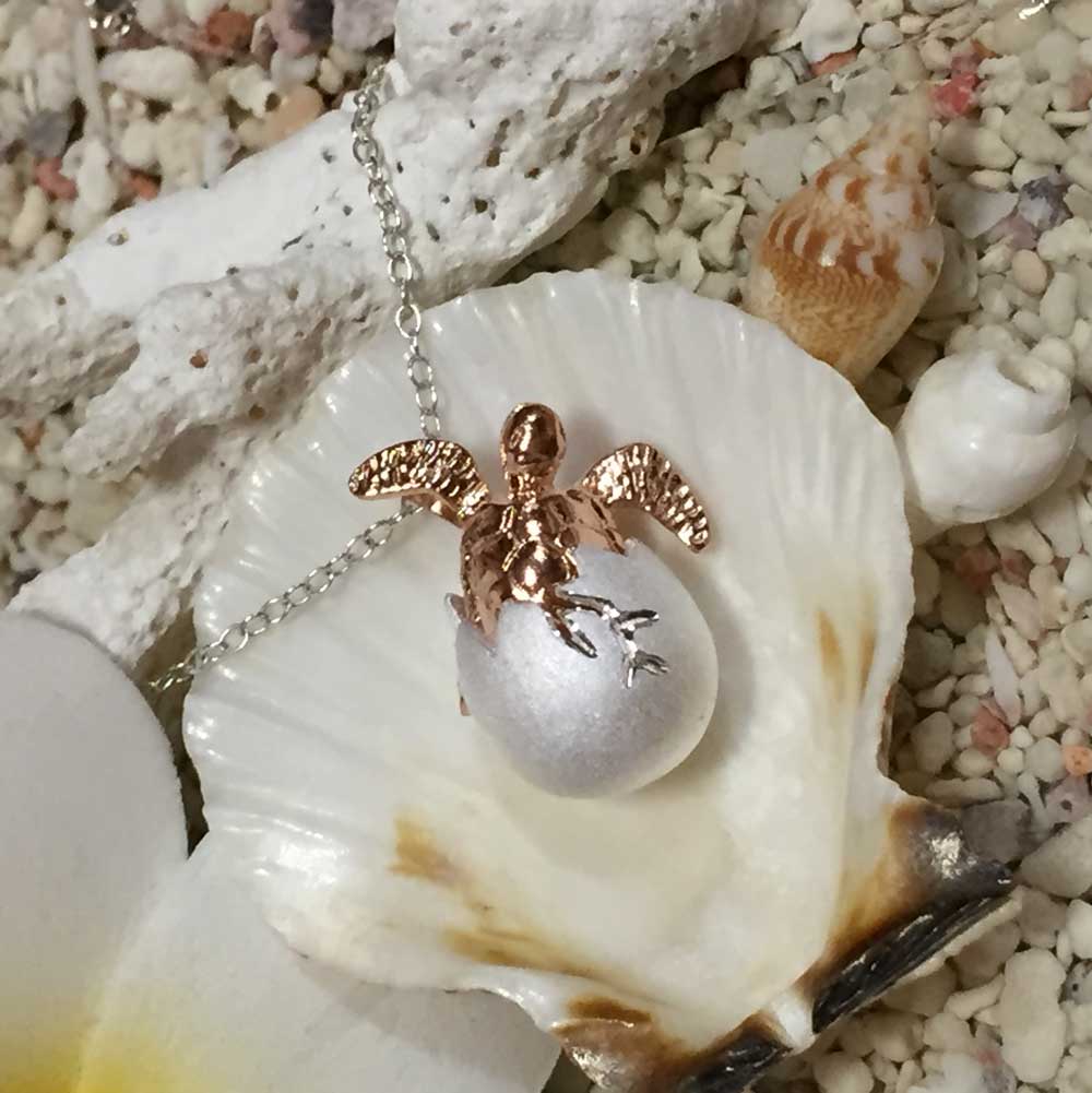 ハワイアンジュエリー シルバーチェーン付きペンダントネックレス ベイビーホヌ(ピンク)