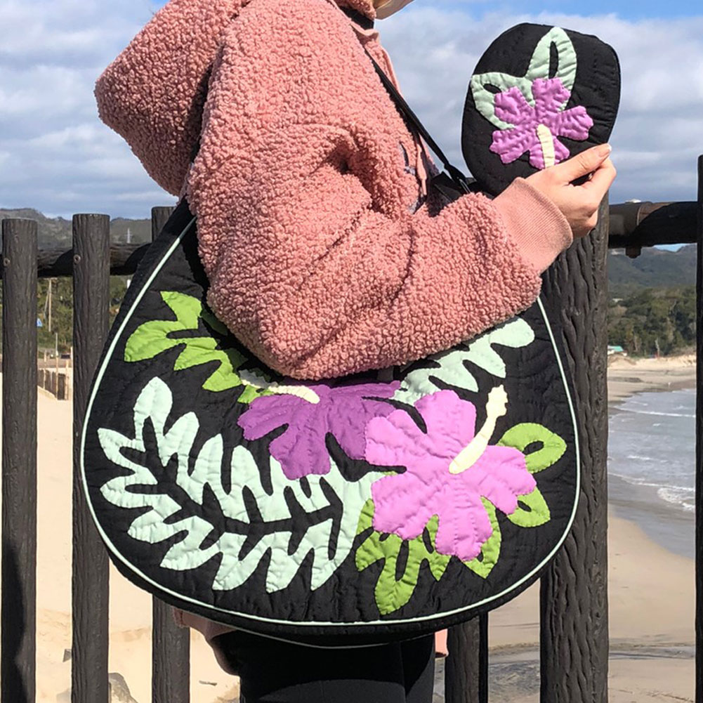 ハワイアンキルト　バッグ　モンステラ×ハイビスカス柄　ポーチ＆肩掛けストラップ付き/Hawaiianquilt　レディースバッグ