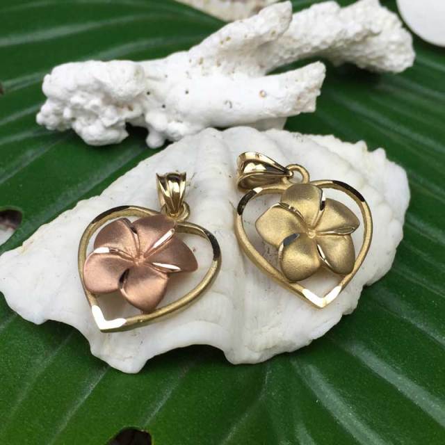 14K ゴールド　ハワイアンネックレスチャーム　プルメリア ハワイアンジュエリー 14K ハートINプルメリアペンダントヘッド