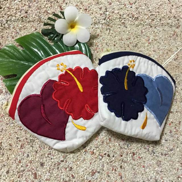 ハワイアンキルト Hawaiian Quilt 　ハイビスカスコインケース