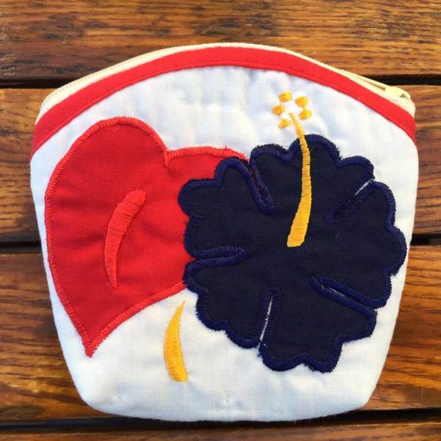 ハワイアンキルト Hawaiian Quilt 　ハイビスカスコインケース