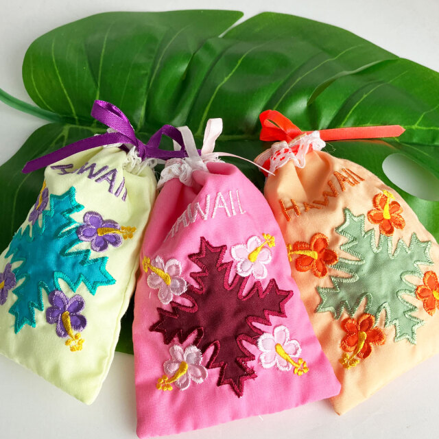 ハワイアンキルト　2WAY バッグ　ハイビスカス　 ファスナーバッグ ハワイアンキルト ハンドバッグ ハイビスカス ピンク/ Hawaiian