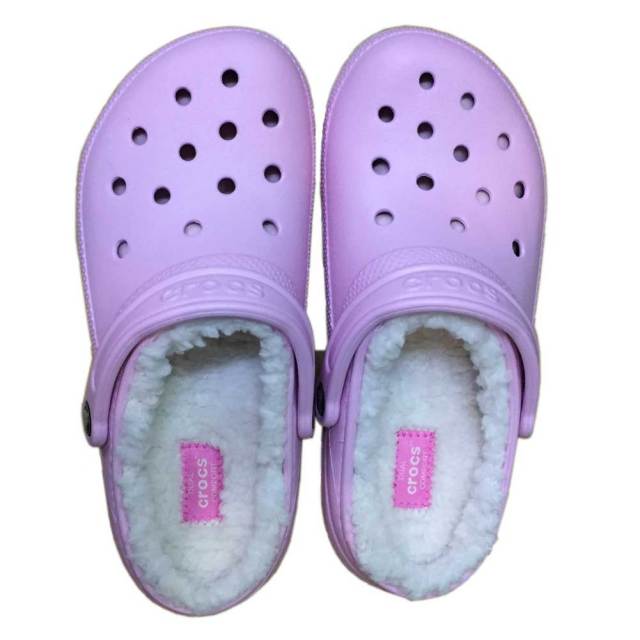 crocs classic fuzz lined