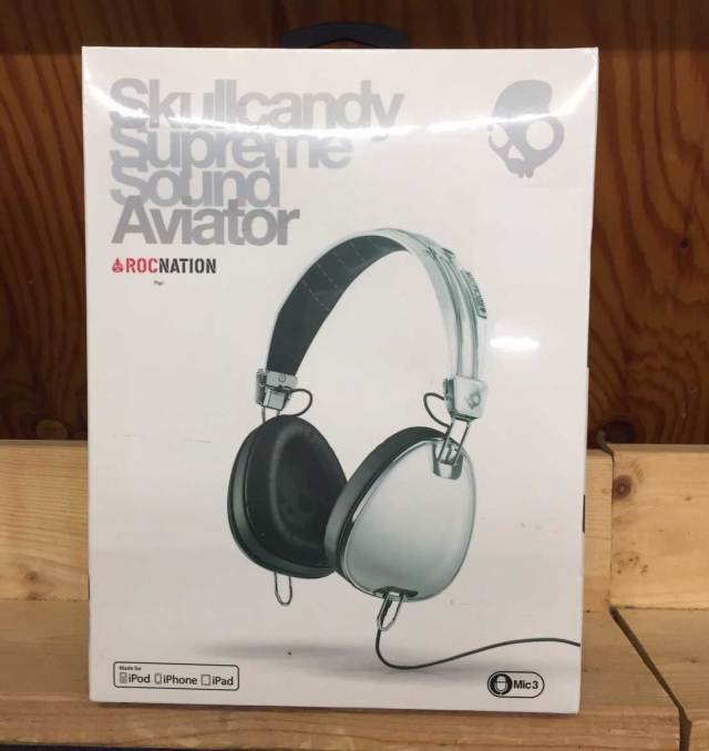 SKULL CANDY スカルキャンディーヘッドフォン　Aviator　White Mic3/S6AVFM-158　ミュージックヘッドフォン