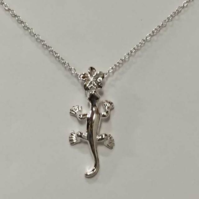 ハワイアンジュエリー チェーン付きシルバー ペンダントネックレス 「ゲッコー×プルメリア」/ハワイアンアクセサリー