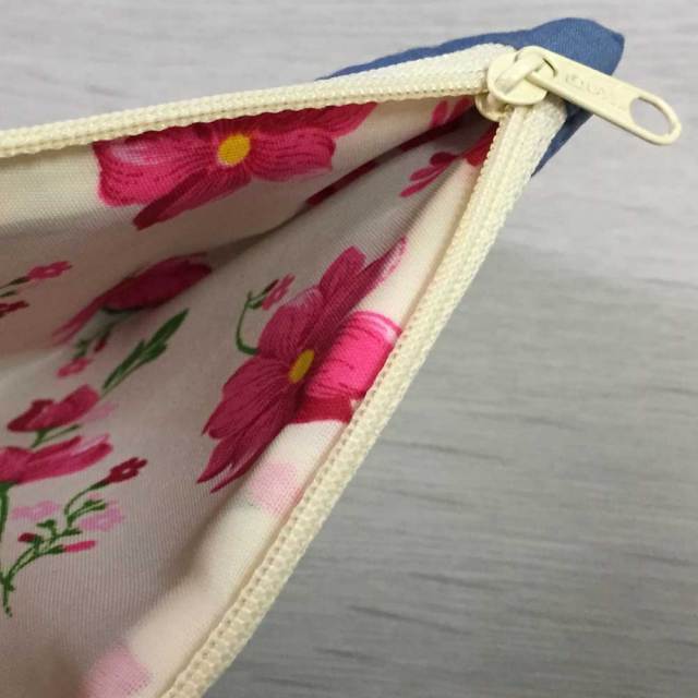ハワイアンキルト Hawaiian Quilt リーフ柄ペンケース　/筆入れ　小物入れ　ポーチ　レディースバッグ　ハワイアン雑貨