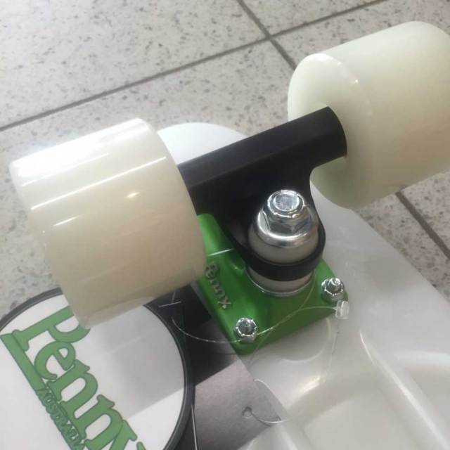Penny Skateboards ペニースケートボードGLOW IN THE DARK COMPLETE 22インチ/ミニクルーザー