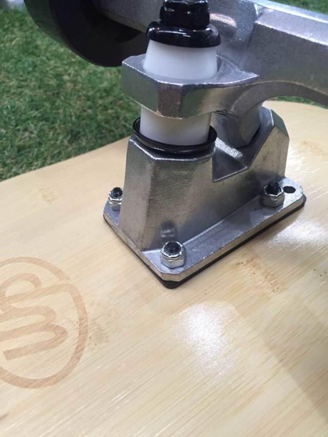 ウッディ ウッディープレスカービングスケートボード 28インチ WOODY PRESS