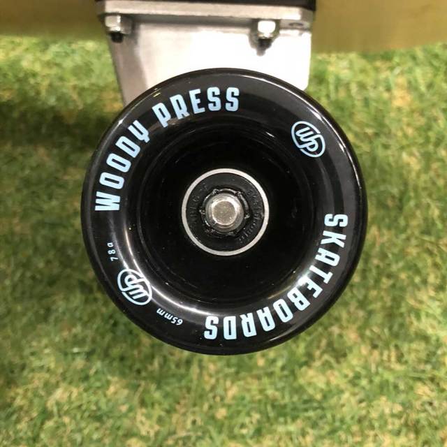 ウッディープレスカービングスケートボード 28インチ　WOODY PRESS　CARVING SKATEBOARD　28