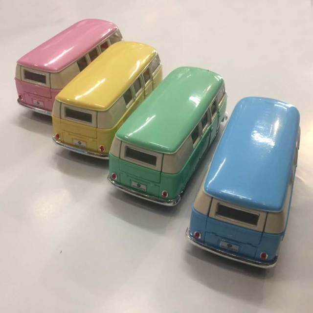 バレンタインギフト ダイキャストミニカー　1962 VW クラシカルバス パステル×チョコバーセット