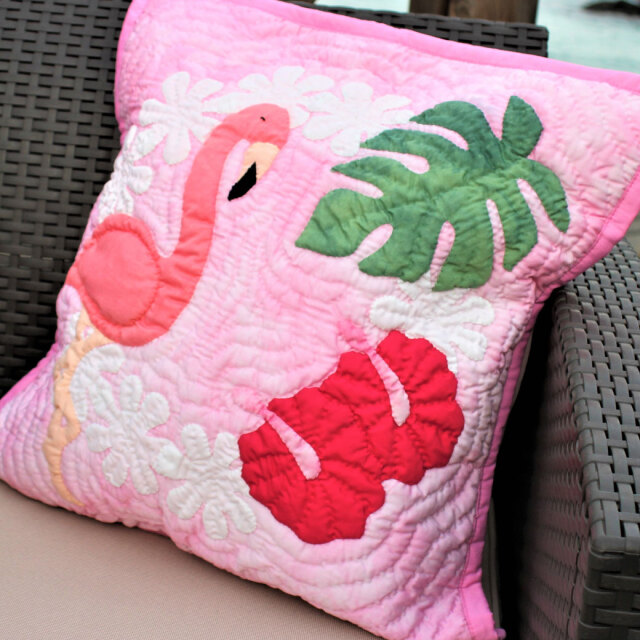 ハワイアンキルト クッションカバー フラミンゴ 46cm×46cm タイダイ染 むら染 完成品 ハンドメイド 通販 ハワイアン インテリア雑貨