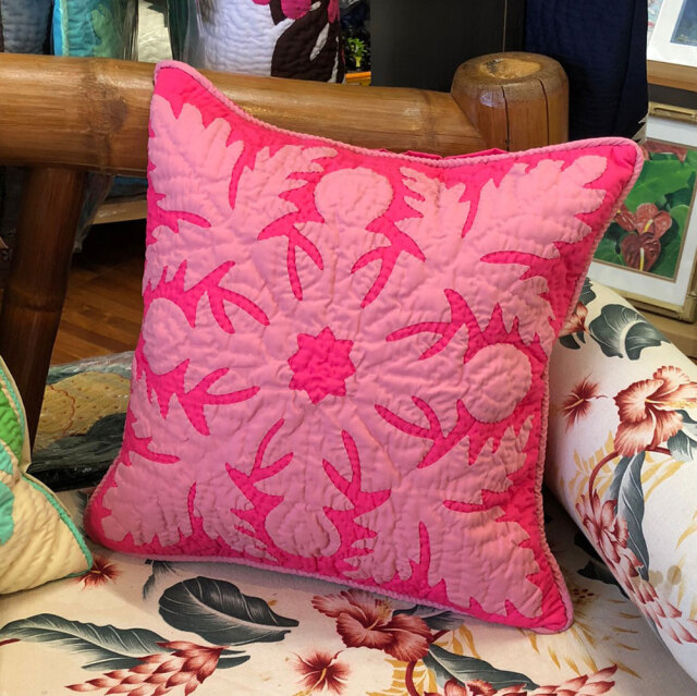 ハワイアンキルト クッションカバー ジンジャーピンク46cm×46cm 完成品 ハンドメイド 通販 ハワイアン インテリア ハワイ土産 Hawaiian quilt 模様替え 引っ越し プレゼント ピンク18inch 18インチ クリスマス ギフト お祝い